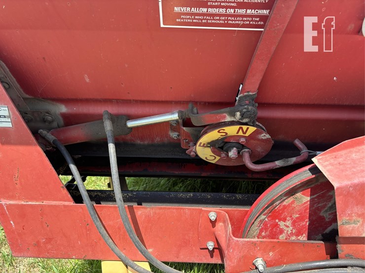 new-holland-680-image-13