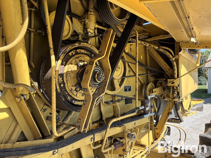 1995-new-holland-tr97-image-19