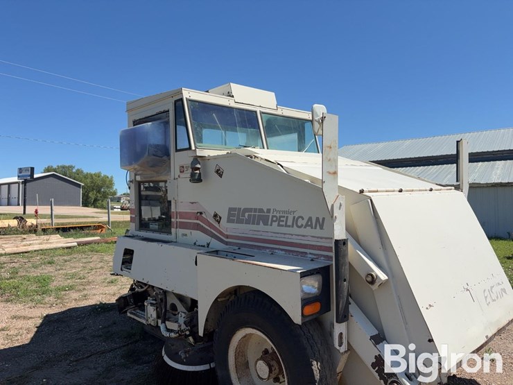 1990-elgin-pelican-image-15