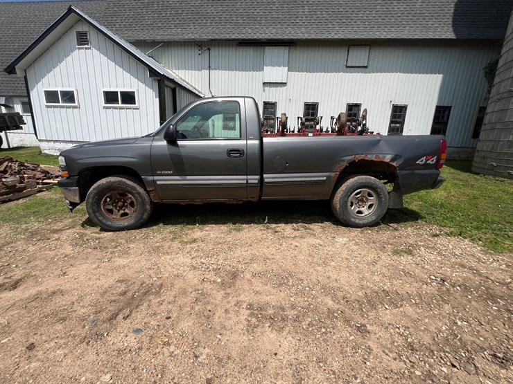 2000-chevrolet-1500-image-1