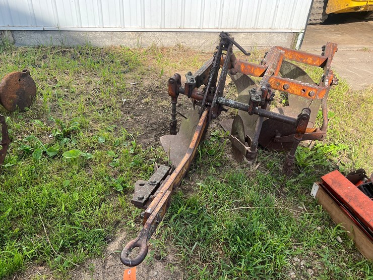 #9907-•-allis--chalmers-3-bottom-plow-image-2