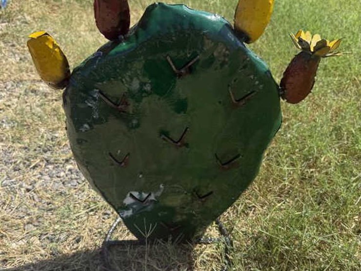 #100-•-metal-art---small-cactus-w/-yellow-flower-image-1