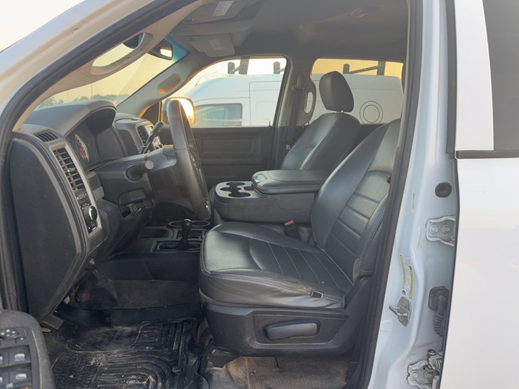 2018-dodge-ram-2500-image-32