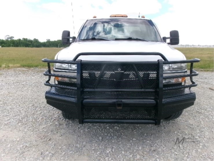2001-chevrolet-silverado-3500-image-3