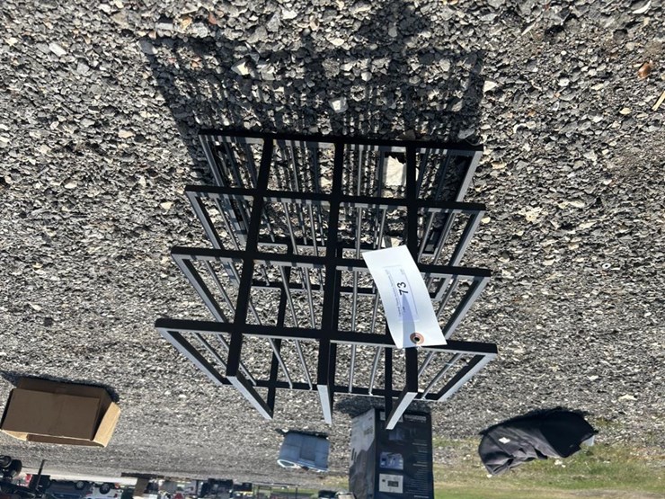 #73-•-metal-grid-frame---wine-holder-image-1