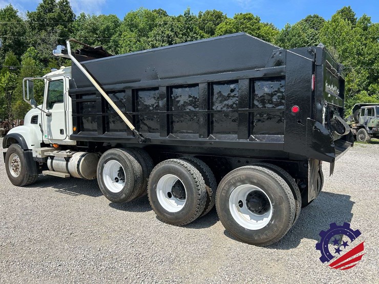 2007-mack-granite-cv713-image-3