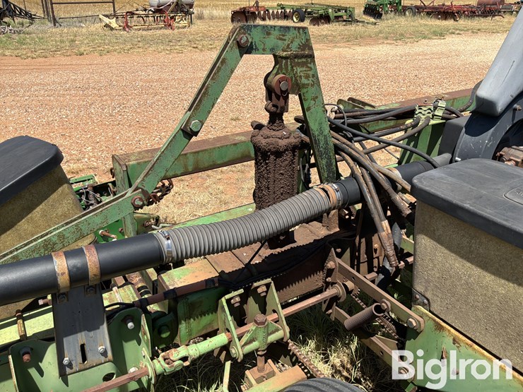 john-deere-7300-image-9