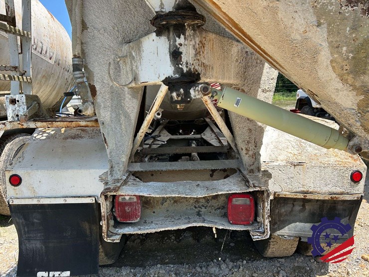 1992-mack-dm600gk-rear-discharge-(glider-kit)-concrete-mixer-truck-image-24