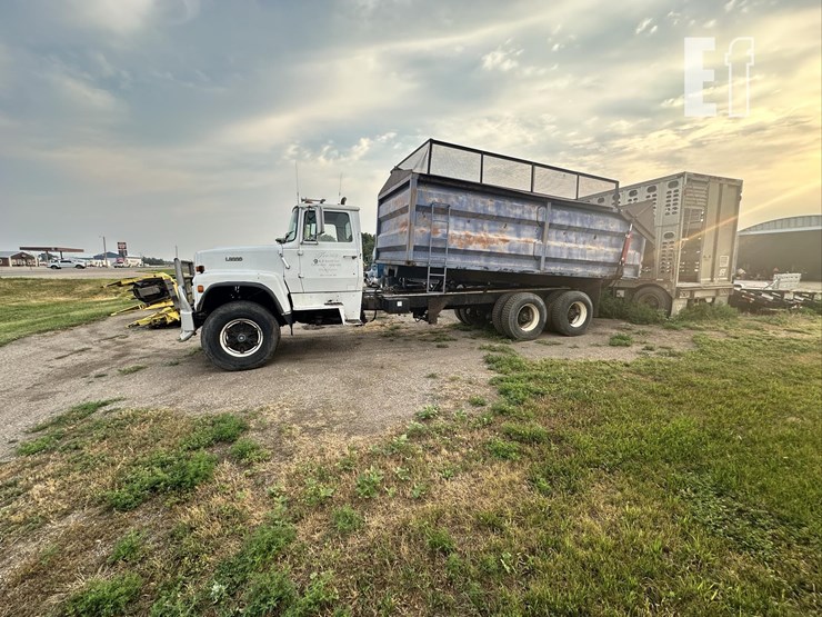 1988-ford-l9000-image-53