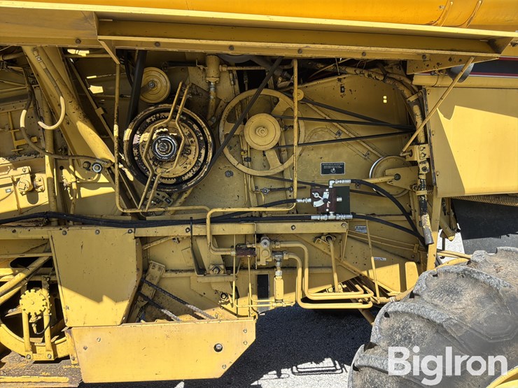 1995-new-holland-tr97-image-10