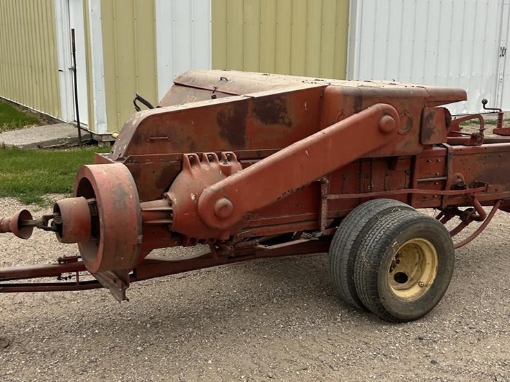new-holland-282-image-1