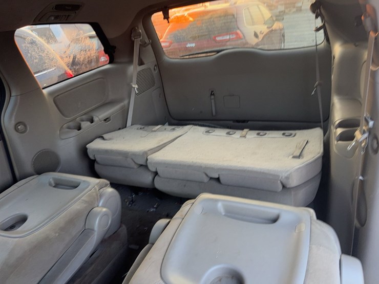 2004-toyota-sienna-image-26