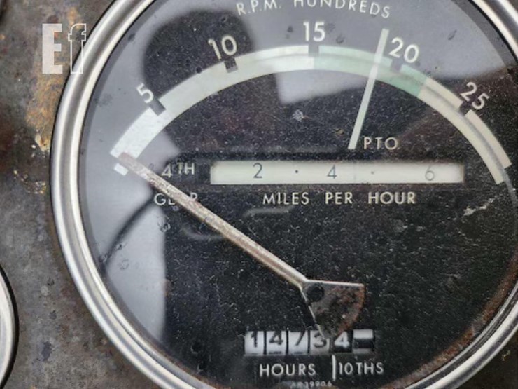 john-deere-4010-image-18