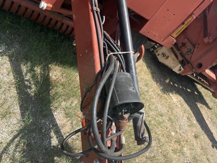hesston-845-image-2