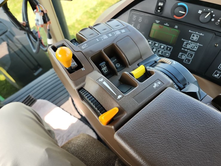 2002-john-deere-8420-image-26