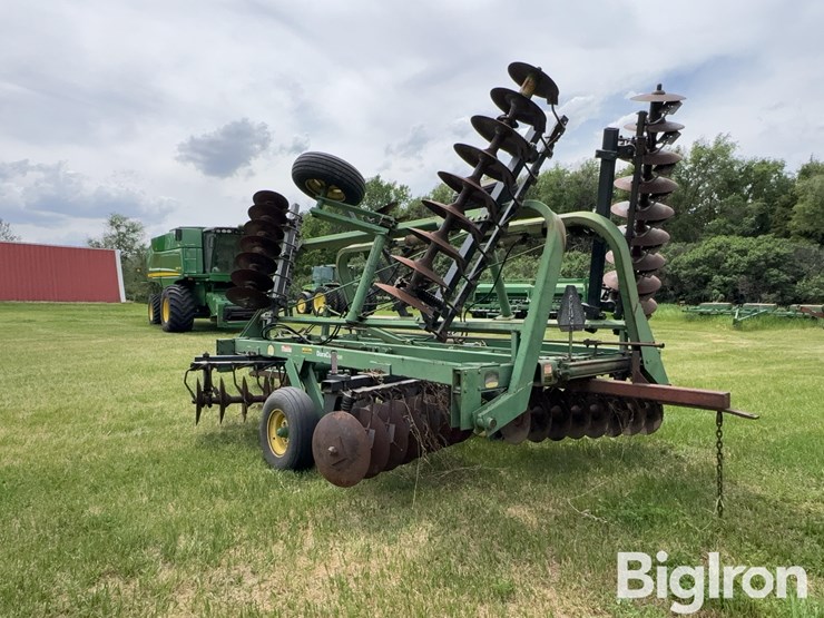 john-deere-235-image-7