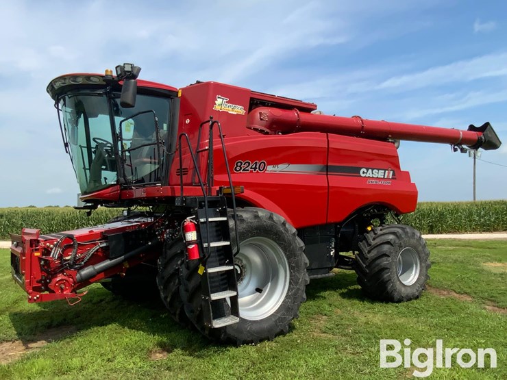 2018-case-ih-8240-image-1
