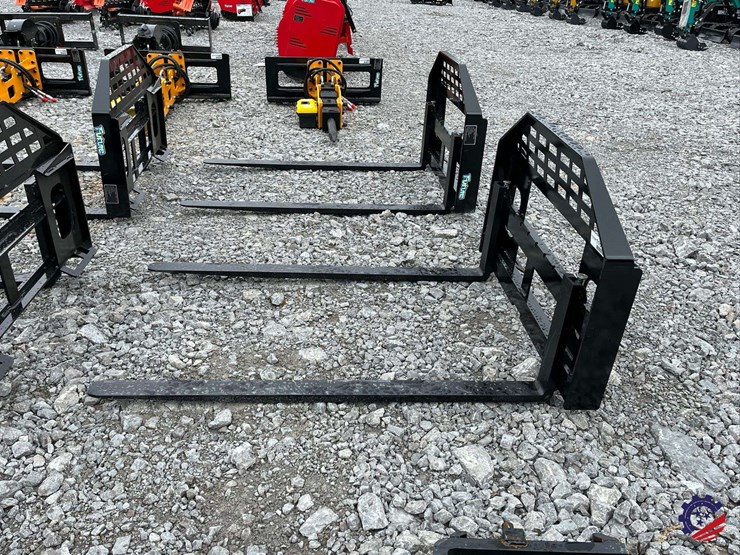 unused-2026-future-ft-dhc-skid-steer-forks---[skid-steer-attachments]-attachment-image-3