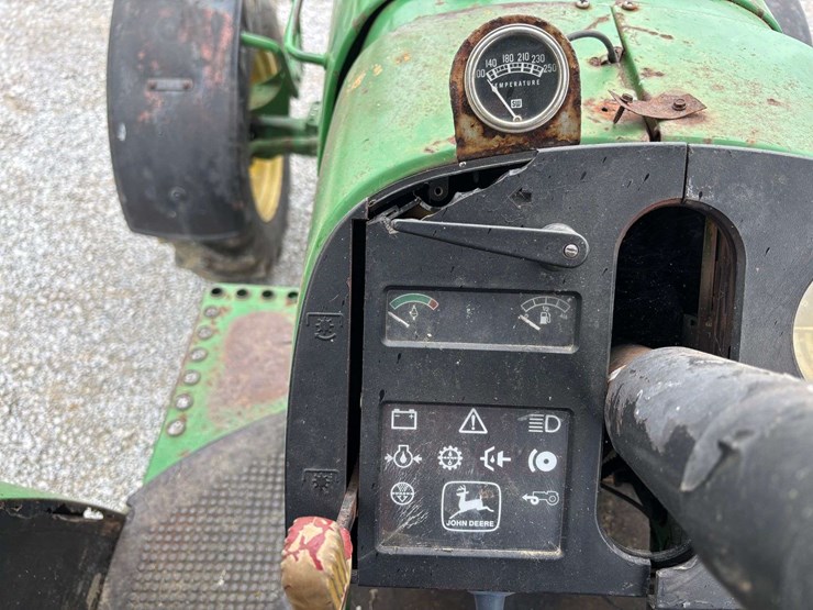 john-deere-3155-image-21