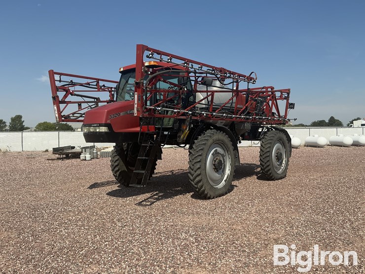 2009-case-ih-patriot-3320-image-1