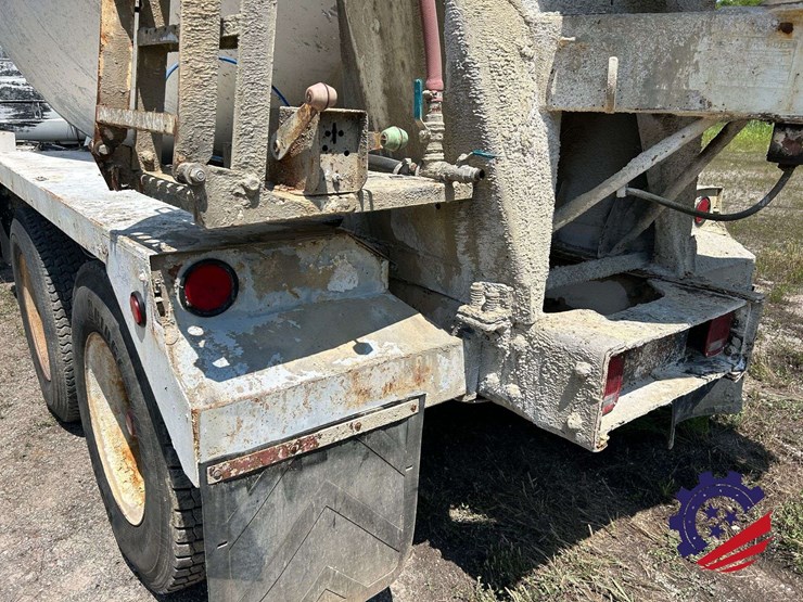1992-mack-dm600gk-rear-discharge-concrete-mixer-truck-image-36