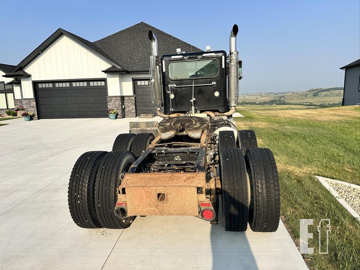 2012-peterbilt-386-image-5
