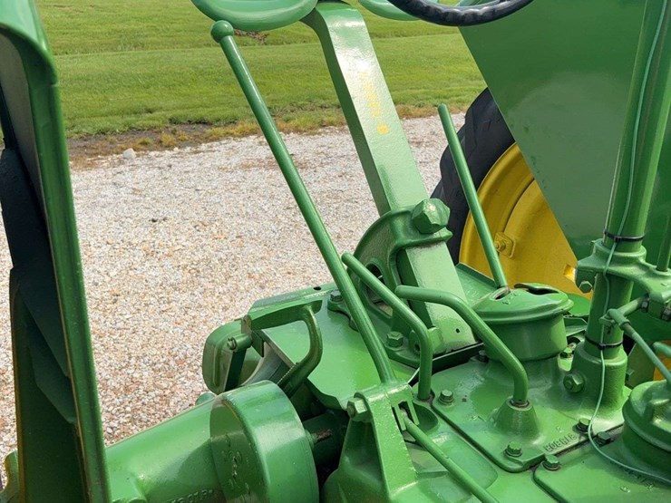 john-deere-model-b-image-13