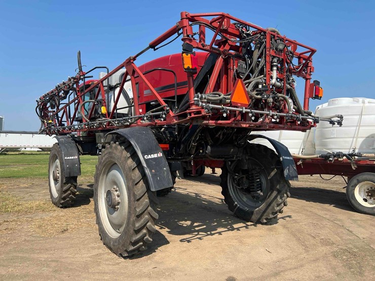 case-ih-patriot-4430-sprayer-image-7