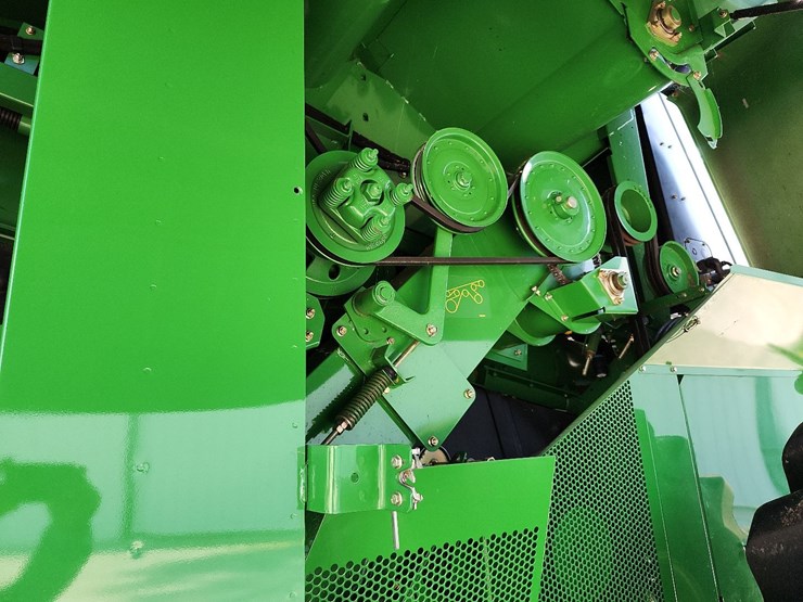 2010-john-deere-9670-sts-image-37