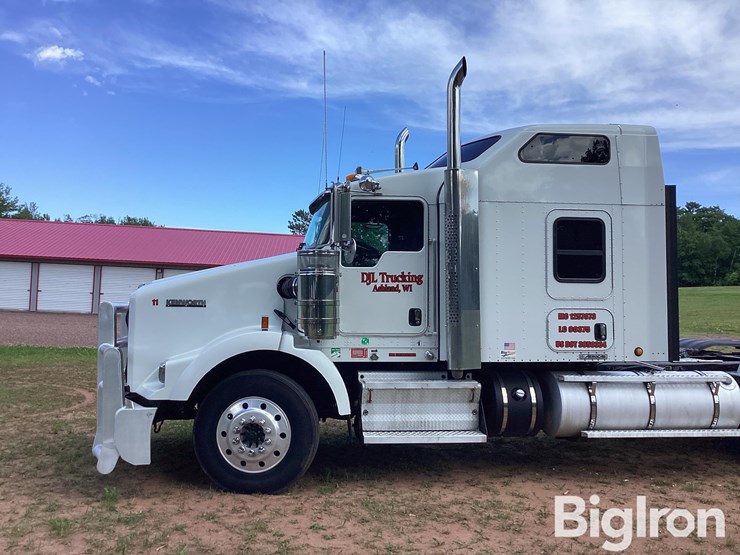 2011-kenworth-t800-image-16
