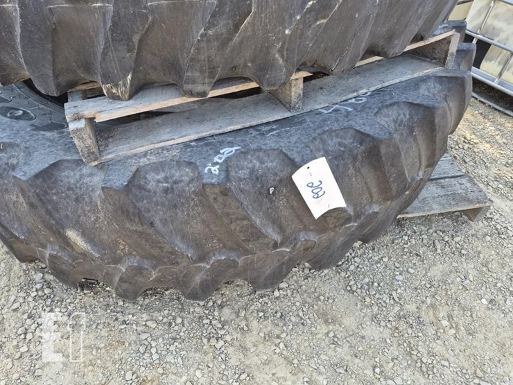 tractor-tire-image-1