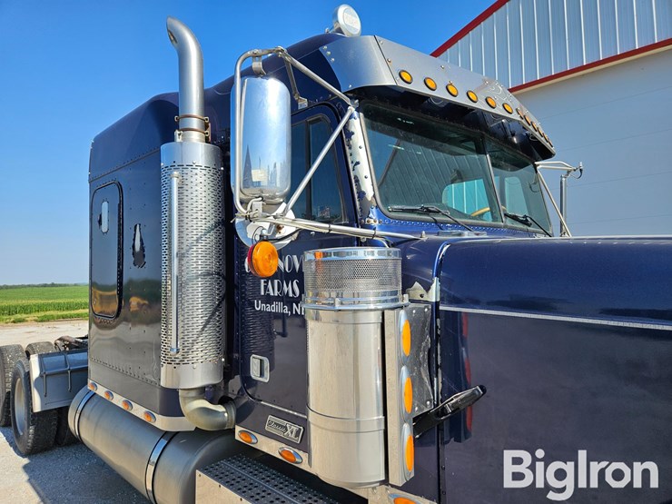 2005-freightliner-fld132-classic-xl-image-10