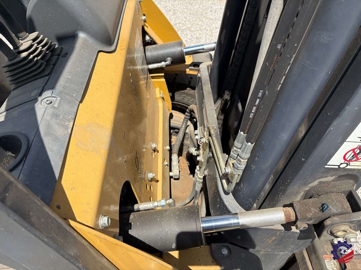 caterpillar-gp30n-image-24