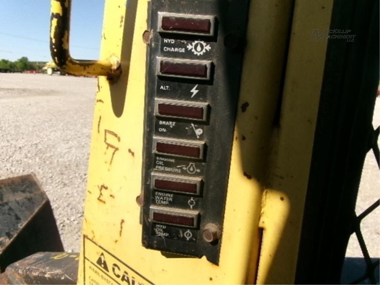 new-holland-l555-image-15
