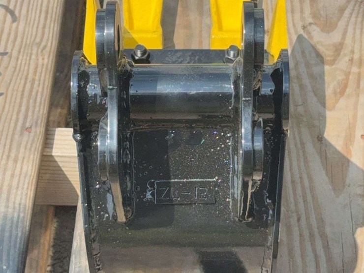 7”-w-mini-excavator-bucket-model-zl-12-image-3