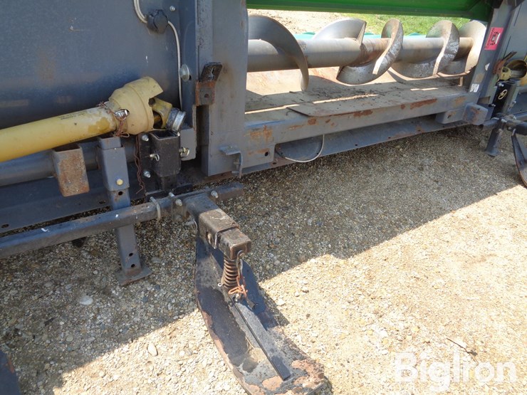 2011-john-deere-a-image-12