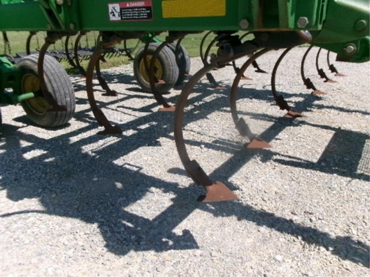 2003-john-deere-2210-image-6