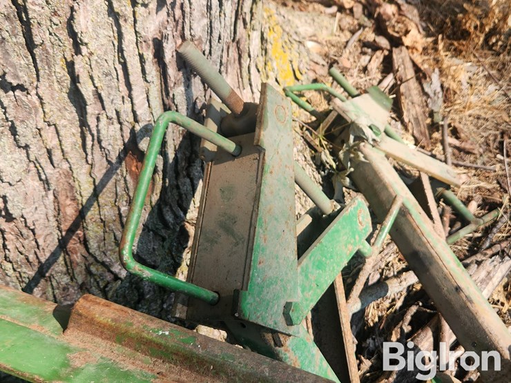 john-deere-200-image-13