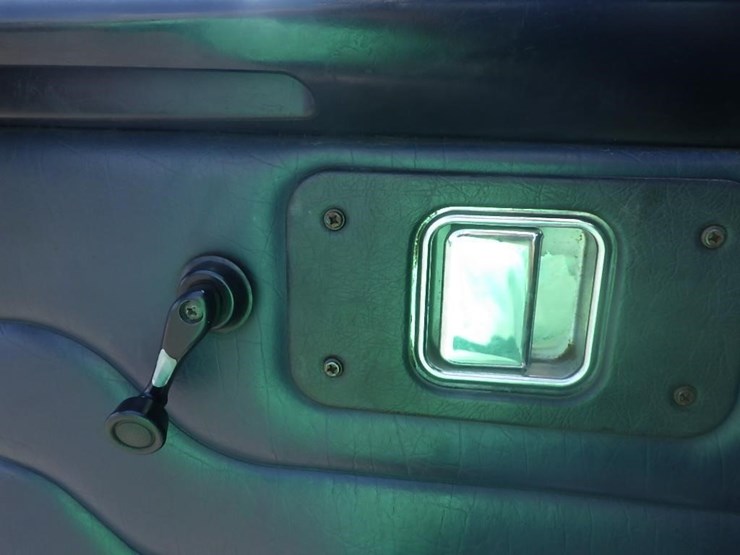 2004-peterbilt-378-image-24