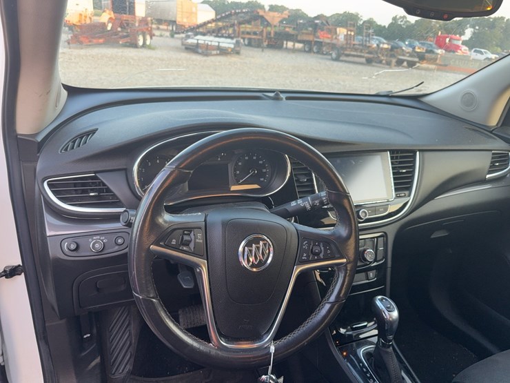 2017-buick-encore-image-30