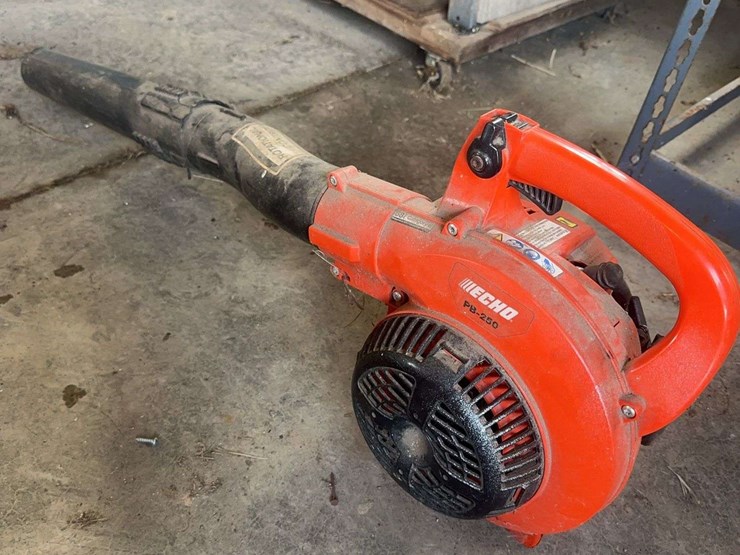 echo-pb-250-handheld-gas-powered-leaf-blower-image-1