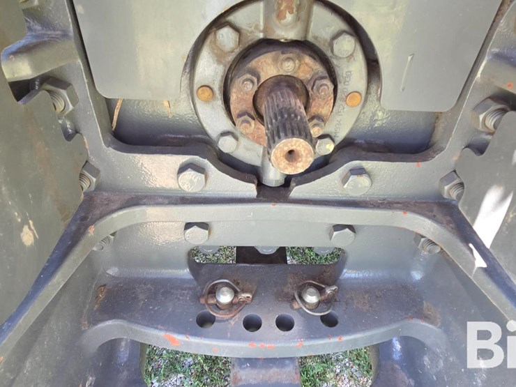 2013-massey-ferguson-8670-image-12