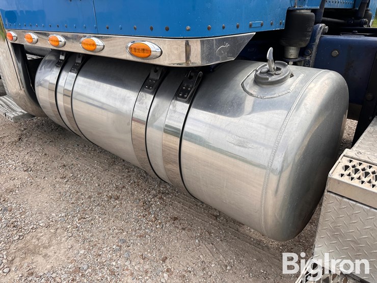 2004-peterbilt-379-image-19