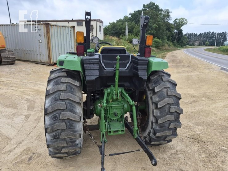john-deere-4044m-image-9
