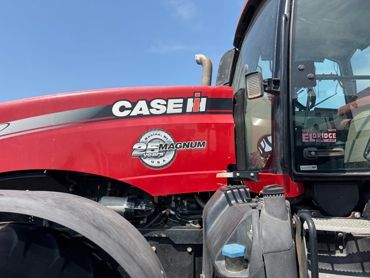 2014-case-ih-magnum-315-image-31