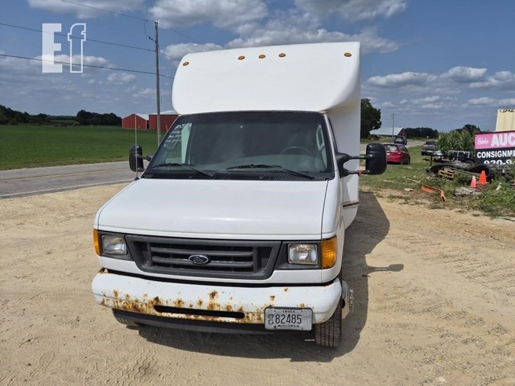 2003-ford-e350-image-6