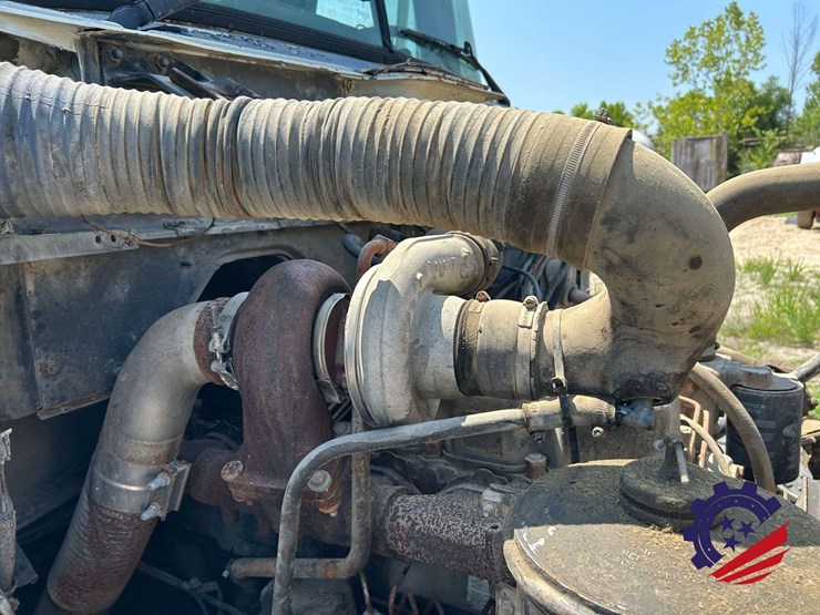 1992-mack-dm600gk-rear-discharge-concrete-mixer-truck-image-66