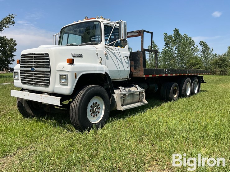 1984-ford-ln8000-image-1