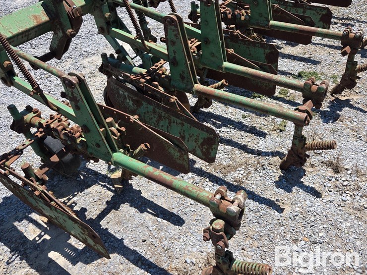 john-deere-6r30"-cultivator-image-13