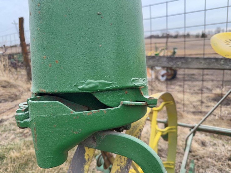 john-deere-two-row-planter-image-27